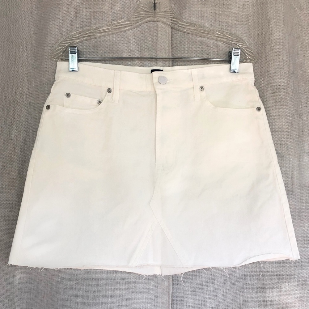 High-waisted denim skirt! NWT